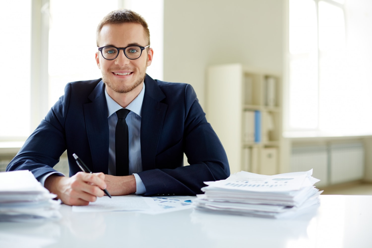Travailler dans la banque, la finance ou l’assurance : quels parcours possibles ?